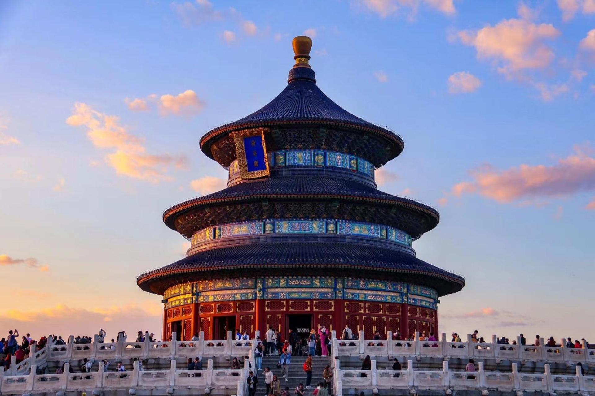 East Sacred Hotel ᴸᴱo---Foreign Accept---Tourism Service English-Speaking 丨 Near Tiananmen Forbidden City丨very Close To Metro Zhangzizhong And Beixinqiao 丨european Foot Ball English丨free Advance Tickets And Laundry Drying Service Coffee Snacks Пекін Екстер'єр фото