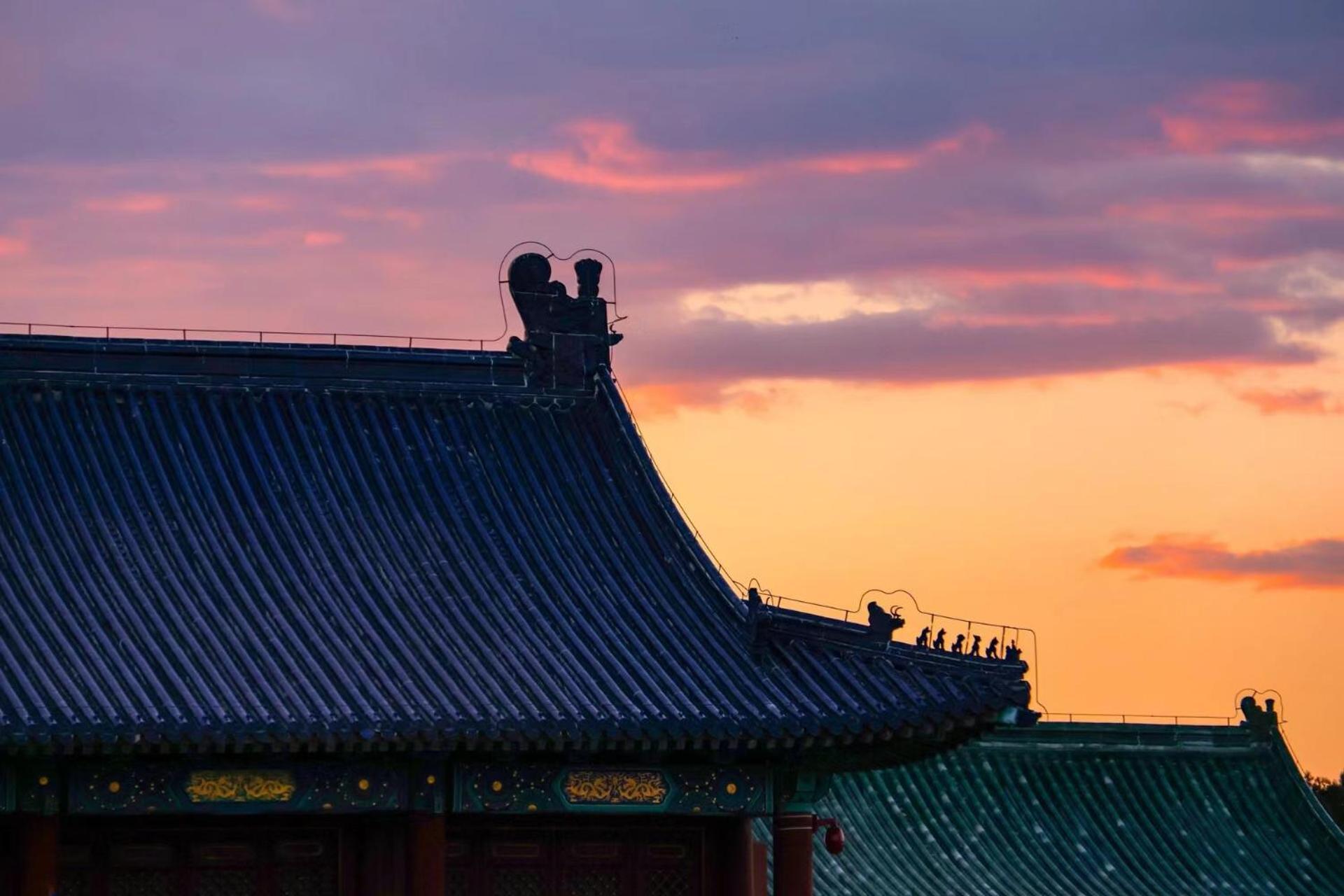 East Sacred Hotel ᴸᴱo---Foreign Accept---Tourism Service English-Speaking 丨 Near Tiananmen Forbidden City丨very Close To Metro Zhangzizhong And Beixinqiao 丨european Foot Ball English丨free Advance Tickets And Laundry Drying Service Coffee Snacks Пекін Екстер'єр фото