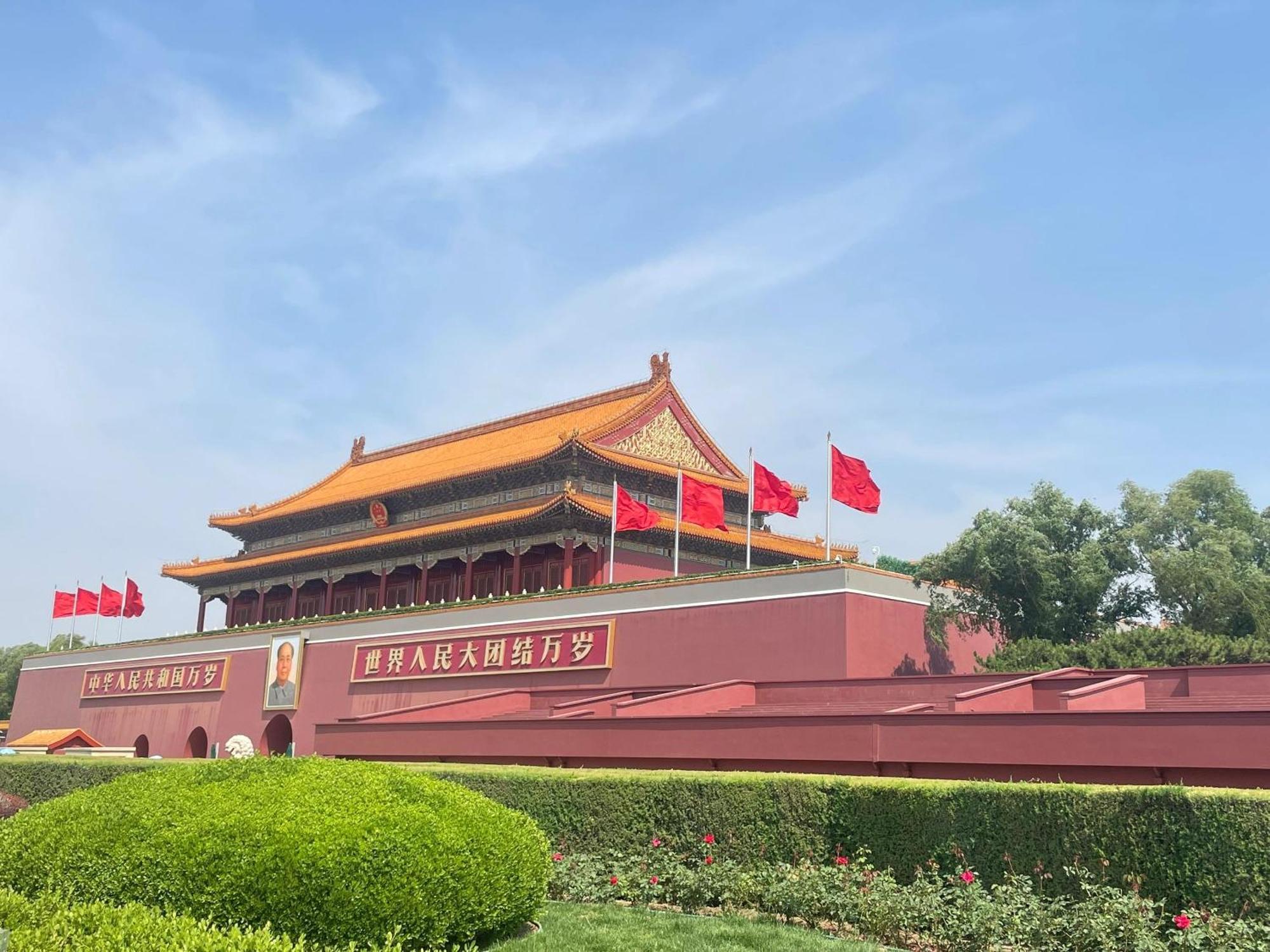East Sacred Hotel ᴸᴱo---Foreign Accept---Tourism Service English-Speaking 丨 Near Tiananmen Forbidden City丨very Close To Metro Zhangzizhong And Beixinqiao 丨european Foot Ball English丨free Advance Tickets And Laundry Drying Service Coffee Snacks Пекін Екстер'єр фото